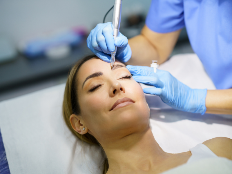 Imagen cuidado cejas Yackeline Quintero